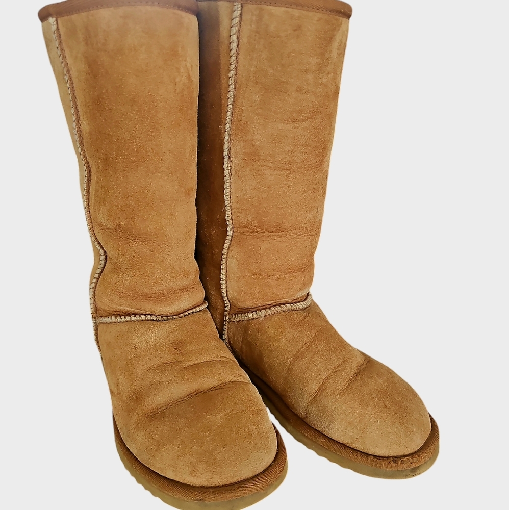 Ugg boots size 6